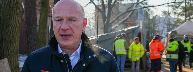 Berlins Regierender Bürgermeister Kai Wegner (CDU) musste das Krisenmanagement leiten. - Foto: Soeren Stache/dpa