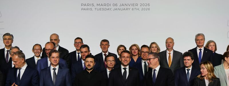 Kanzler Merz stellt eine militärische Beteiligung Deutschlands an der Absicherung eines Waffenstillstands in Aussicht. - Foto: Ludovic Marin/Pool AFP/AP/dpa