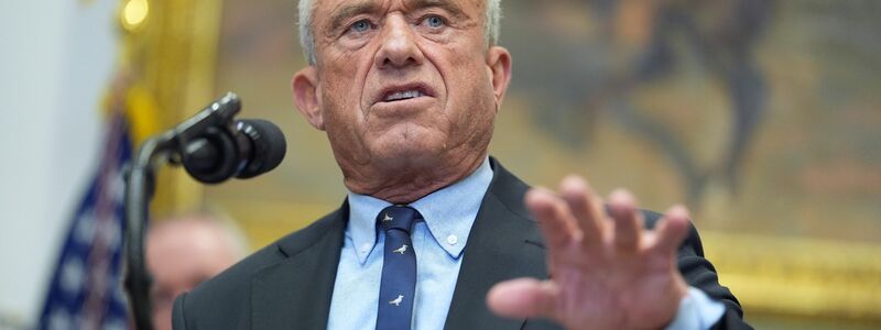 US-Gesundheitsminister Robert F. Kennedy Jr. kritisiert Deutschland. (Archivbild) - Foto: Evan Vucci/AP/dpa