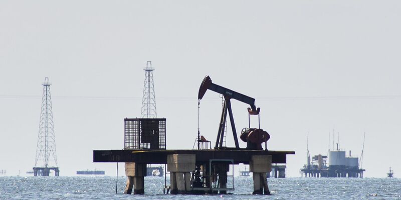 Venezuela wird die Einnahmen aus seinen Öl-Geschäften mit den USA Trump zufolge nur in US-Produkte investieren. (Archivbild) - Foto: Edgar Frias/AP/dpa