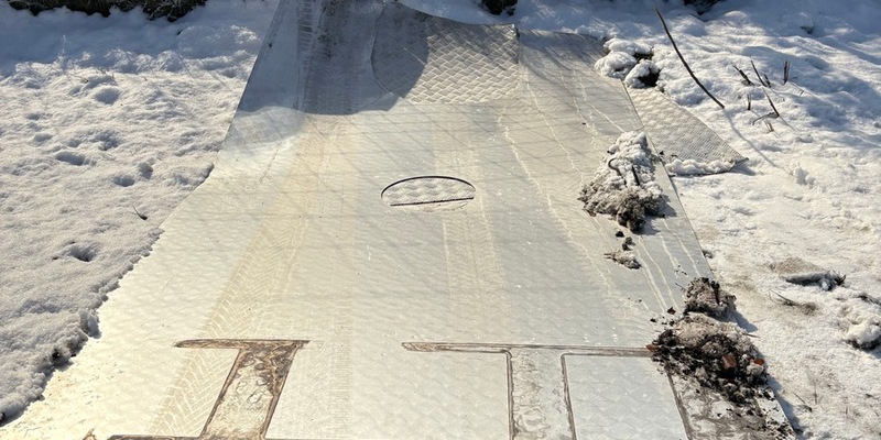 POL-DEL: Autobahnpolizei Ahlhorn: Verlust eines Metallteils auf der Autobahn 28 in Hude führt zu Unfall mit hohem Sachschaden +++ Zeugenaufruf - Foto: presseportal.de