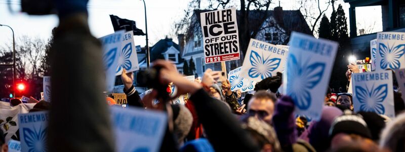 Demonstranten forderten den Abzug von ICE. - Foto: Christopher Katsarov/The Canadian Press/AP/dpa