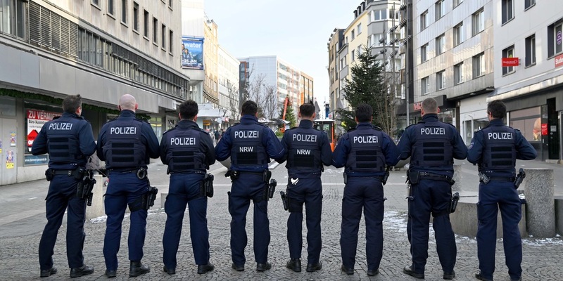 POL-E: Essen / Mülheim an der Ruhr: Polizei Essen stellt neue Präsenz- und Kontrolleinheit (PKE) vor - Foto: presseportal.de