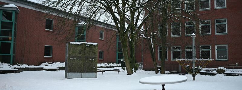 Mehrere Schulen bleiben wegen des Wetters geschlossen. - Foto: Lars Penning/dpa