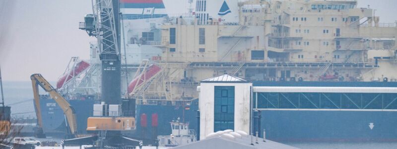 LNG-Terminals spielen eine wichtige Rolle. - Foto: Stefan Sauer/dpa