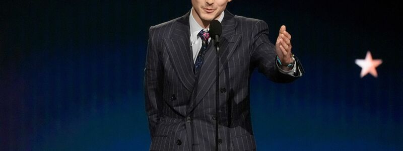 Timothée Chalamet macht für «Marty Supreme» aktuell Werbung im Charakter seiner neuen Filmrolle (Archivbild). - Foto: Chris Pizzello/Invision/AP/dpa