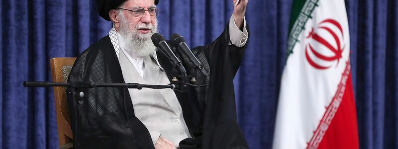 «Zerstörerischem Handeln» werde man nicht nachgeben, sagt Irans oberster Führer Ajatollah Ali Chamenei - Foto: Uncredited/Office of the Iranian Supreme Leader via AP/dpa