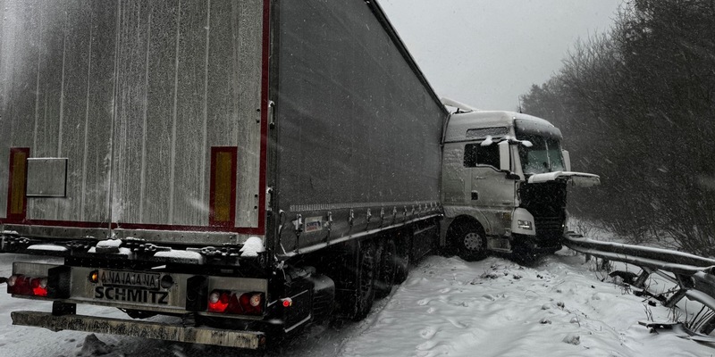 POL-CUX: Erste Zwischenbilanz zur Wetterlage und dem Verkehrsunfallgeschehen innerhalb der Polizeiinspektion Cuxhaven - Dringende Verkehrshinweise - Foto: presseportal.de