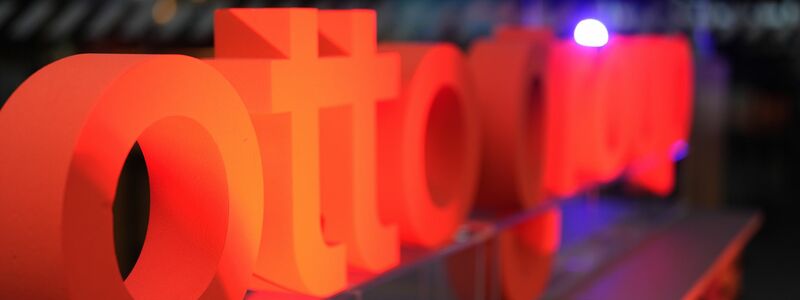 Zu der Otto Group gehören etwa die Onlineplattform Otto und der Paketzusteller Hermes. (Archivbild)  - Foto: Marcus Brandt/dpa