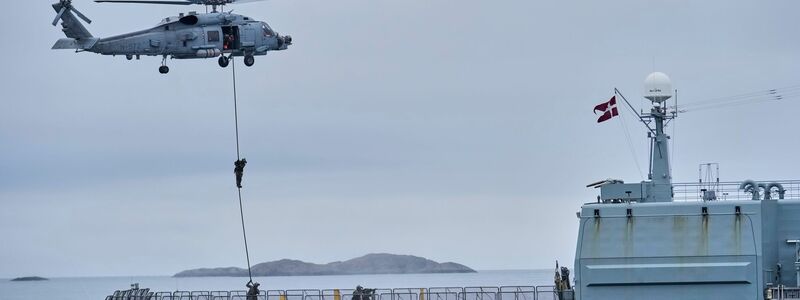 Kann mehr Nato-Präsenz in der Arktis die Grönland-Debatte entschärfen? (Archivbild) - Foto: Ebrahim Noroozi/AP/dpa