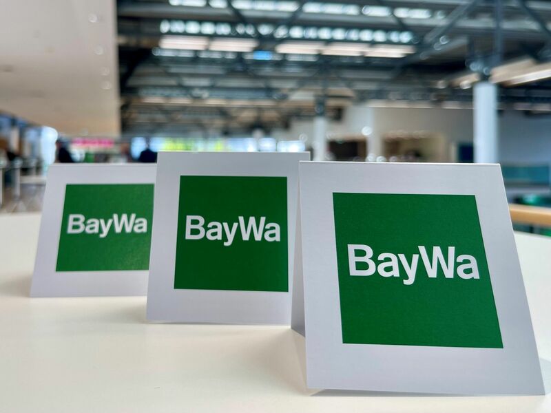 Aus vier mach drei: Die Baywa trennt sich von ihrem Vorstandschef, nun sollen die verbliebenen drei Vorstände das Unternehmen leiten. (Symbolbild) - Foto: Carsten Hoefer/dpa