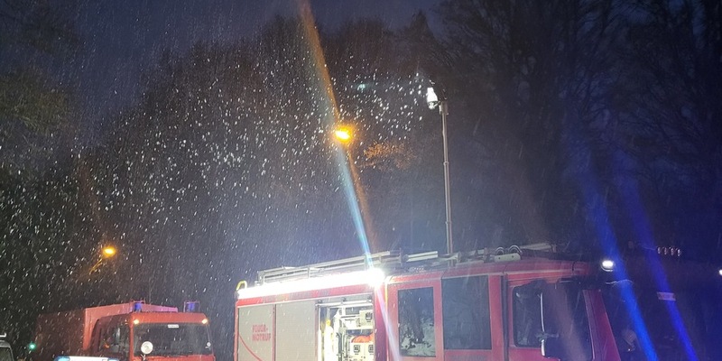 FW-RS: Feuerwehr Remscheid sichert Hangrutsch an der Remscheider Straße - Foto: presseportal.de