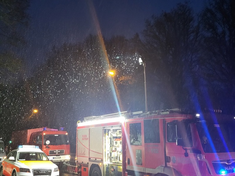 FW-RS: Feuerwehr Remscheid sichert Hangrutsch an der Remscheider Straße - Foto: presseportal.de