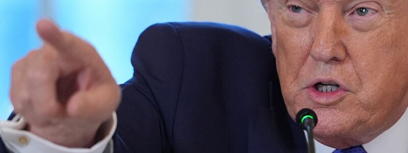 US-Präsident Trump hat den Teilnehmern der Massenproteste gegen die Staatsführung im Iran Unterstützung zugesichert. (Archivbild) - Foto: Evan Vucci/AP/dpa