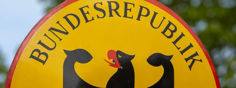 Viele Menschen erhoffen sich außerhalb Deutschland ein besseres Leben. (Symbolbild) - Foto: Stefan Sauer/dpa