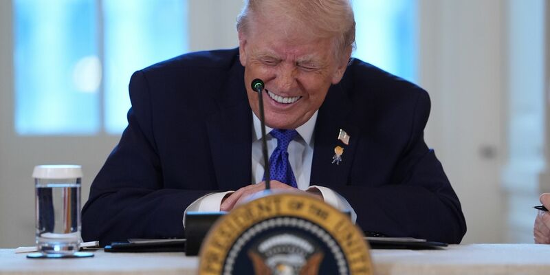 US-Präsident Trump will, dass die großen Ölkonzerne seines Landes mindestens 100 Milliarden Dollar in Venezuela investieren. - Foto: Evan/AP/dpa