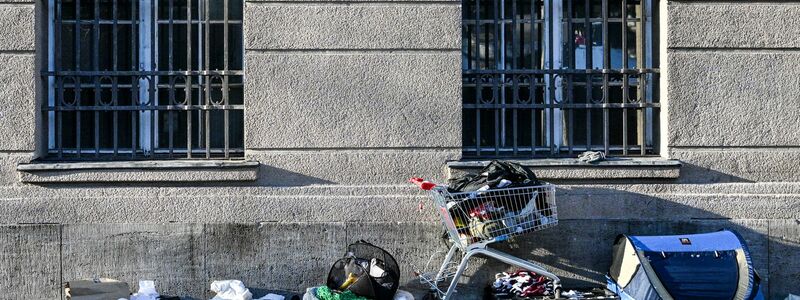 Für sie ist es derzeit besonders gefährlich: Obdachlose in der Winterkälte.  - Foto: Jens Kalaene/dpa