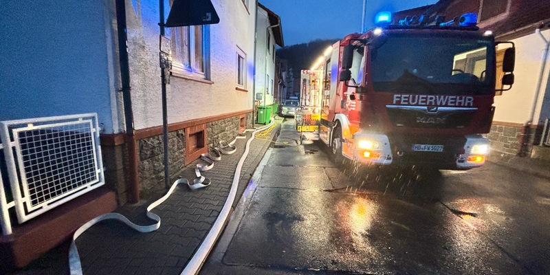 FW Weinheim: Wasserrohrbruch in Weinheim Sulzbach. Feuerwehr pumpt Keller aus - Foto: presseportal.de