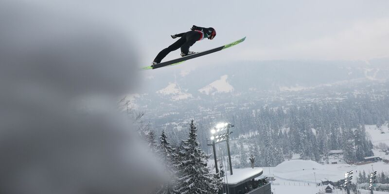 Karl Geiger steckt derzeit in der Krise. - Foto: Grzegorz Momot/PAP/dpa