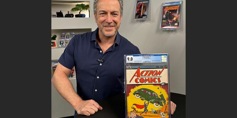 Das Comic-Heft zeigt auf dem Cover Superman in Spandexhosen mit einem roten Cape. - Foto: Andrew Wilson/Metropolis Collectibles Inc/AP/dpa