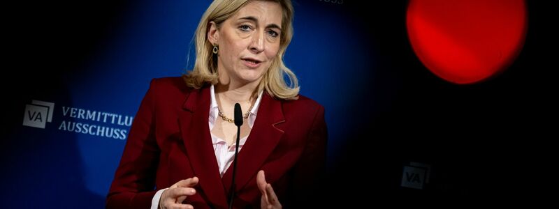 Gesundheitsministerin Warken weist die Vorwürfe aus den USA zurück. (Archivbild) - Foto: Fabian Sommer/dpa