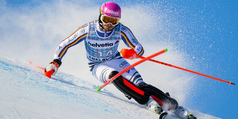 Linus Straßer patzt beim Slalom von Adelboden. - Foto: Jean-Christophe Bott/KEYSTONE/dpa