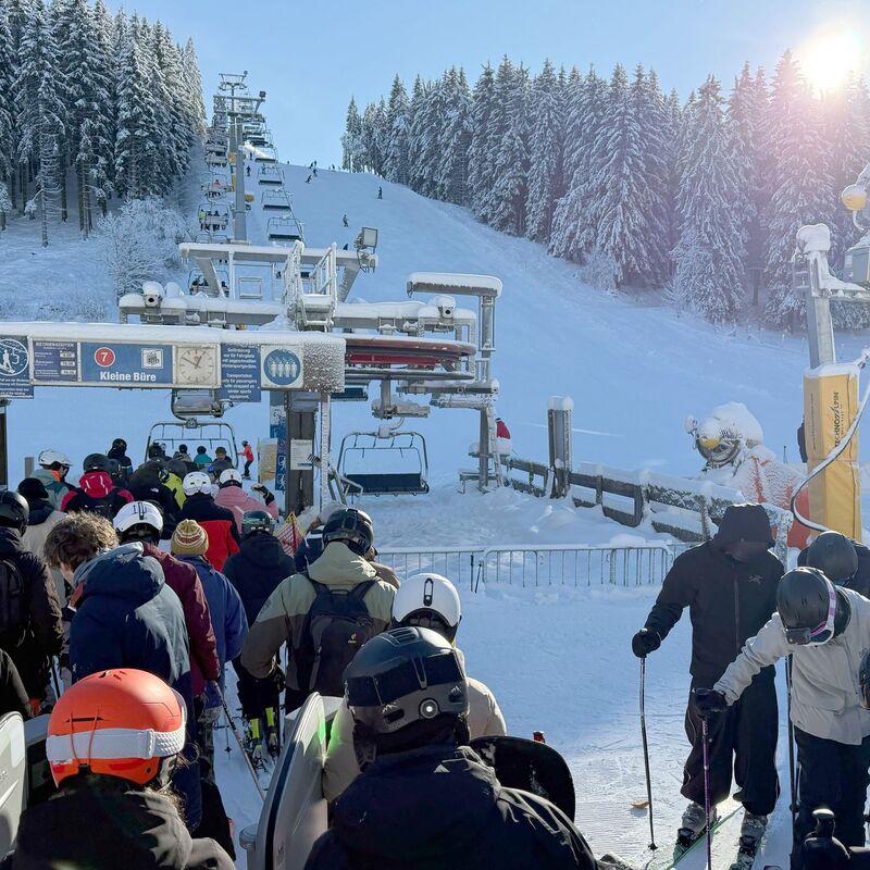 Das strahlend schöne Sonntagswetter wurde von vielen Freizeitsportlern genutzt. - Foto: Wolf von Dewitz/dpa