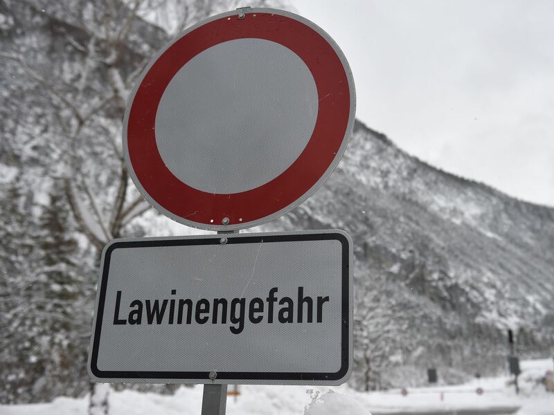 Selbst vergleichsweise geringe Schneemengen stellen eine Lawinengefahr dar. (Symbolbild) - Foto: Angelika Warmuth/dpa