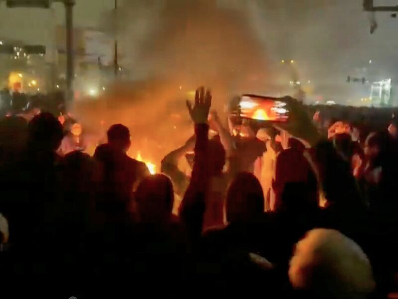 Bei den Massenprotesten gibt es laut Aktivisten immer mehr Tote. (Archivbild) - Foto: Uncredited/VALIDATED UGC/AP/dpa