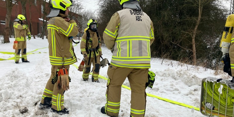 FW Hannover: Leckage an einem Gastank - Foto: presseportal.de