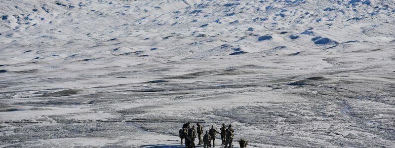 Unter dem grönländischen Eis schlummern Bodenschätze - ein Grund für Trumps Interesse an der Insel? - Foto: Ebrahim Noroozi/AP/dpa