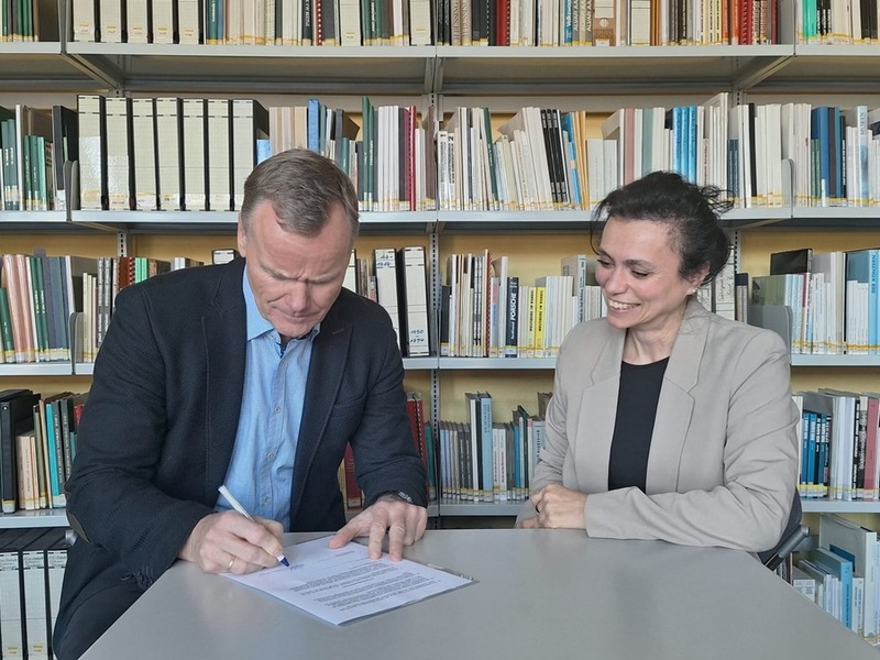 POL-WOB: Stärkung der Zusammenarbeit: Kooperationsvertrag unterzeichnet - Foto: presseportal.de