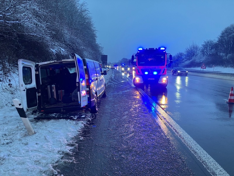FW-RS: Verkehrsunfall auf der Autobahn sowie mehrere wetterbedingte Rettungsdiensteinsätze in den Morgenstunden - Foto: presseportal.de