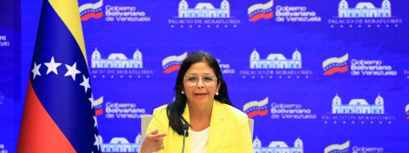 Delcy Rodríguez: «Hier gibt es eine geschäftsführende Präsidentin und einen in den Vereinigten Staaten als Geisel gehaltenen Präsidenten.» - Foto: Jhonn Zerpa/Presidencia Miraflores/dpa