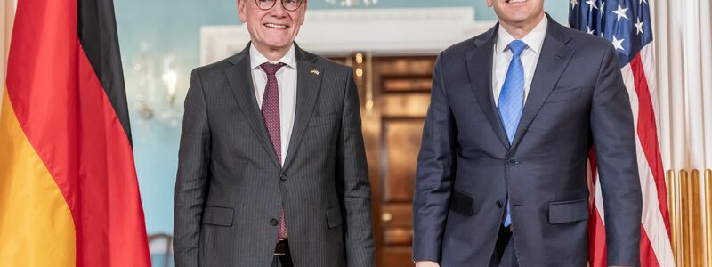 Bundesaußenminister Wadephul fordert schärfere Maßnahmen gegen die Führung in Teheran.  - Foto: Michael Kappeler/dpa