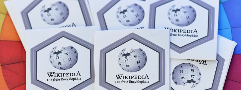 Weltweit sind rund 250 000 Freiwillige an dem Wikipedia-Projekt beteiligt. (Archivbild) - Foto: Martin Schutt/dpa-Zentralbild/dpa