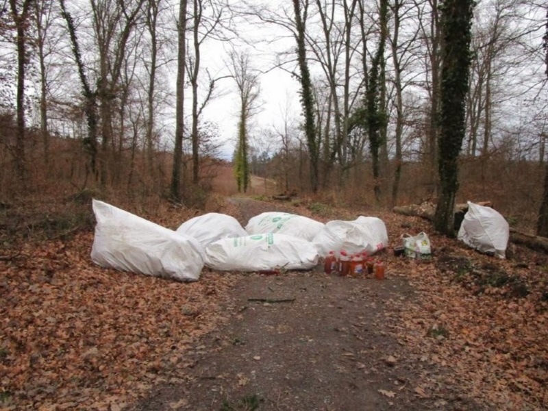 POL-KA: (KA) Bretten - Illegal entsorgter Müll - Zeugen gesucht - Foto: presseportal.de