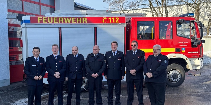 FW-EN: Neujahrsempfang des Kreisfeuerwehrverbandes im winterlichen Breckerfeld - Christoph Schöneborn zum Ehrenmitglied ernannt. - Foto: presseportal.de