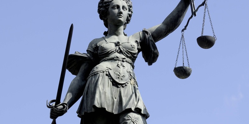 Au revoir, Sido: Plattform darf keine Werbung für Medizinalcannabis mehr mit Rap-Musiker machen / Einstweilige Verfügung wird Bloomwell nun zugestellt - Politik gefragt - Foto: presseportal.de