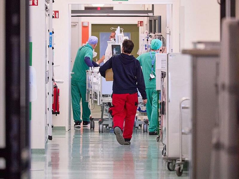 Medizinisches Personal in einem Krankenhaus (Archiv) - Foto: via dts Nachrichtenagentur