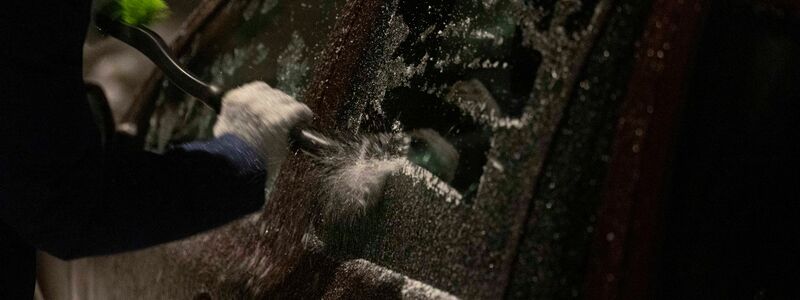 In Sachsen waren die Autos am Dienstag vereist. - Foto: Daniel Wagner/dpa