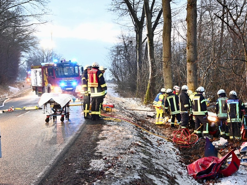 FF Olsberg: Schwerer Verkehrsunfall in Olsberg Gevelinghausen auf der Kreisstraße 15 - Foto: presseportal.de