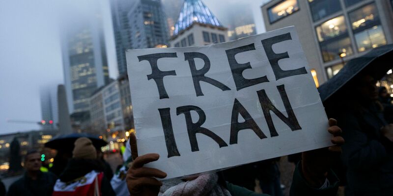 Gegen die iranischen Revolutionsgarden gibt es in der EU bereits EU-Sanktionen. - Foto: Boris Roessler/dpa