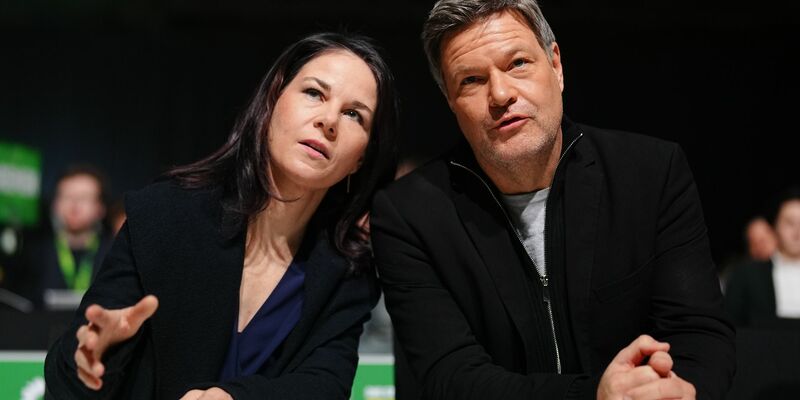 Annalena Baerbock und Robert Habeck werden in dem Gedicht aufs Korn genommen. (Archivbild) - Foto: Kay Nietfeld/dpa