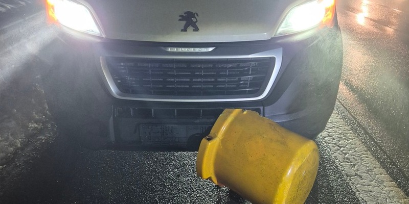 POL-SE: Albersdorf/A23 - Fahrzeuge kollidieren mit Kunststofftonne auf der Autobahn - Polizei sucht Zeugen - Foto: presseportal.de