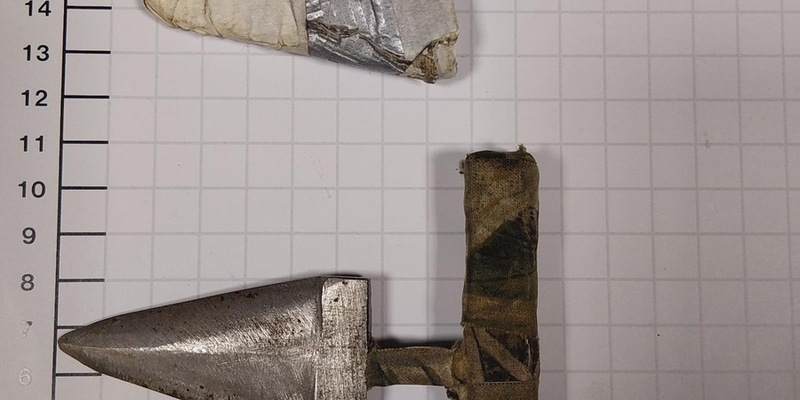 BPOL NRW: Bundespolizei beschlagnahmt verbotenes Messer - Foto: presseportal.de