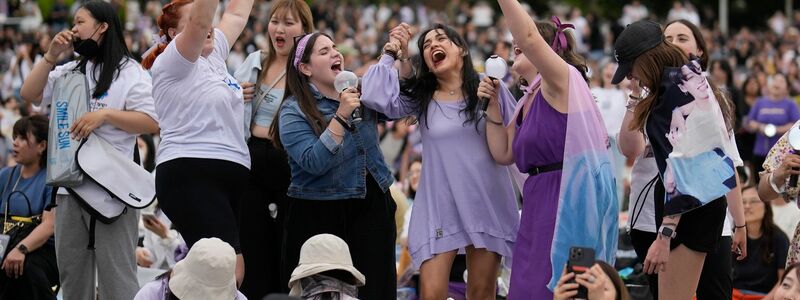 Die sieben Musiker haben weltweit eine riesige Fangemeinschaft, die sich auch «Army» nennt. (Archivbild) - Foto: Lee Jin-man/AP