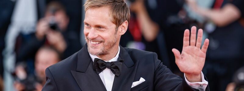 Auf der Gästeliste steht auch Schauspieler Alexander Skarsgård. (Archivbild) - Foto: Vianney Le Caer/Invision/AP/dpa