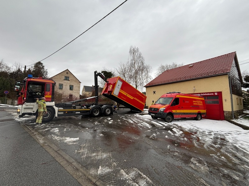 FW Dresden: Starke Rauchentwicklung bei Brand - Foto: presseportal.de