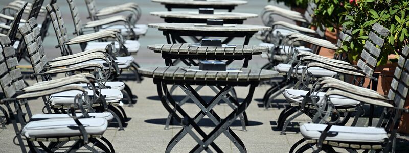 In der Gastronomie wird deutlich weniger Bier getrunken. (Symbolbild) - Foto: Federico Gambarini/dpa
